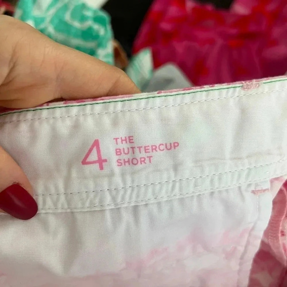Lilly Pulitzer she's a fox buttercup shorts scalloped chinos Barbie pink print - Picture 4 of 9